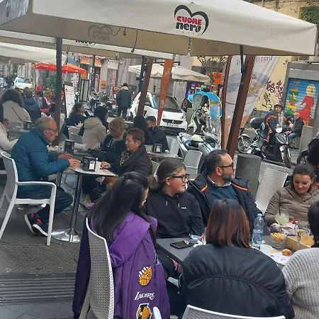 Oda ve Kahvaltı Metro Duomo Napoli