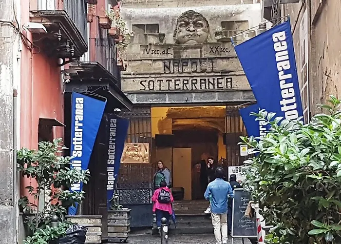 Metro Duomo Oda ve Kahvaltı Napoli