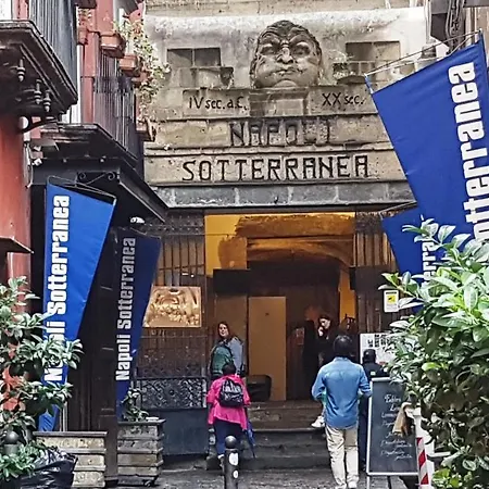 Metro Duomo Bed and breakfast Nápoles